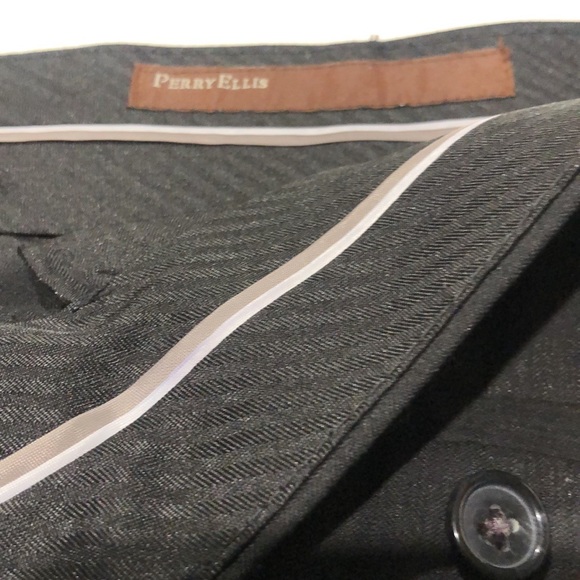 Perry Ellis - Picture 2 of 4